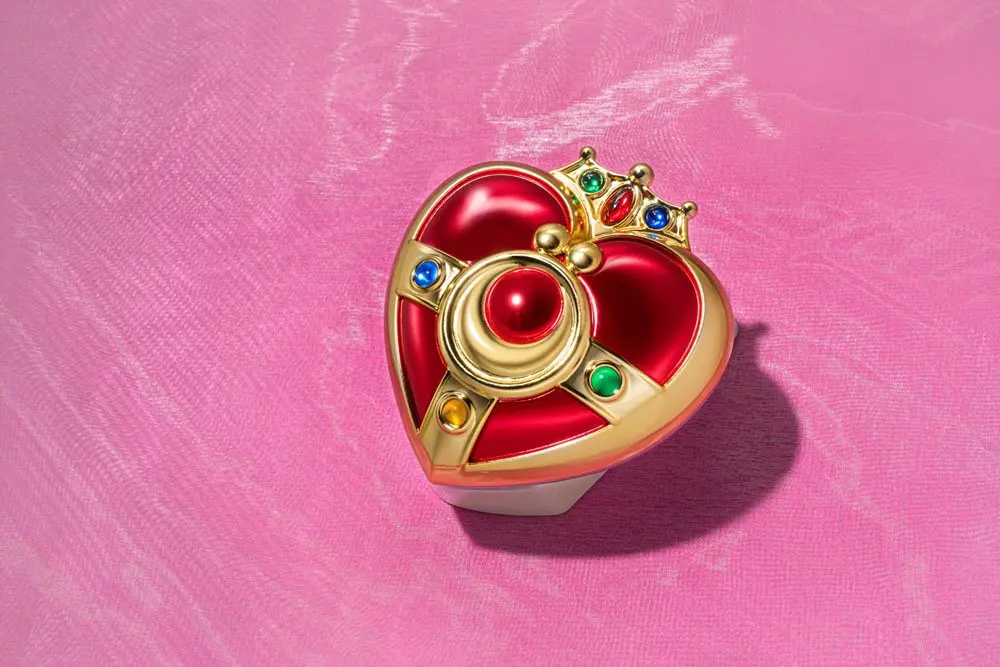 Sailor Moon: Pretty Guardian Sailor Moon Proplica Replica Cosmic Heart Compact (Brilliant Color Edition) 10 cm product photo