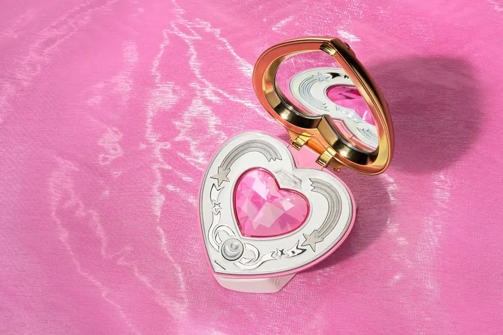 Sailor Moon: Pretty Guardian Sailor Moon Proplica Replica Cosmic Heart Compact (Brilliant Color Edition) 10 cm product photo