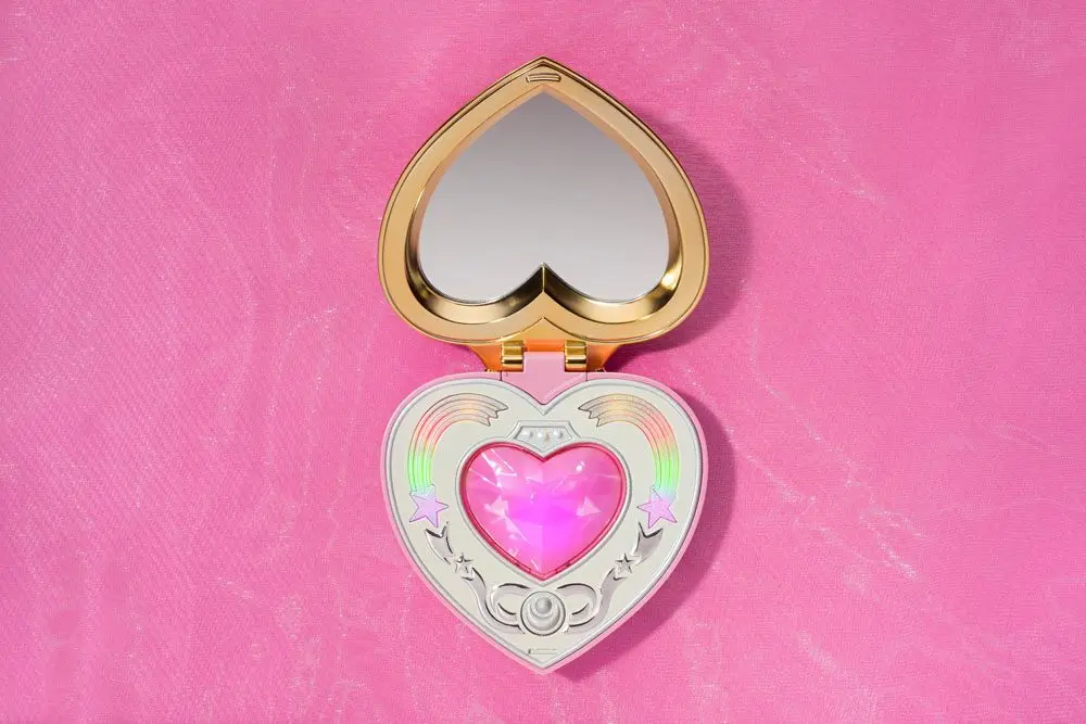 Sailor Moon: Pretty Guardian Sailor Moon Proplica Replica Cosmic Heart Compact (Brilliant Color Edition) 10 cm product photo