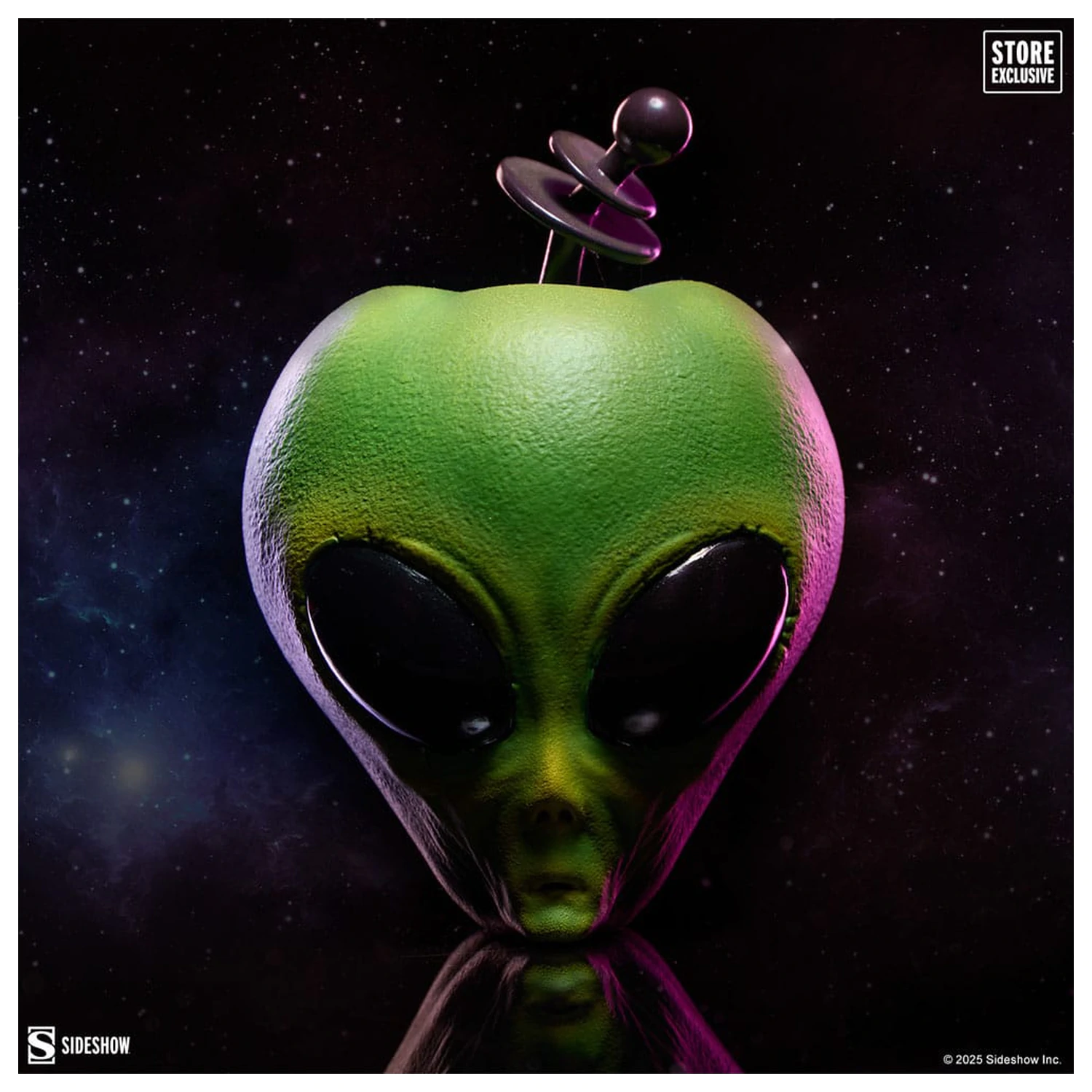 Sideshow Originals Apple Replica Alien Apple (Green Variant) 11 cm  product photo