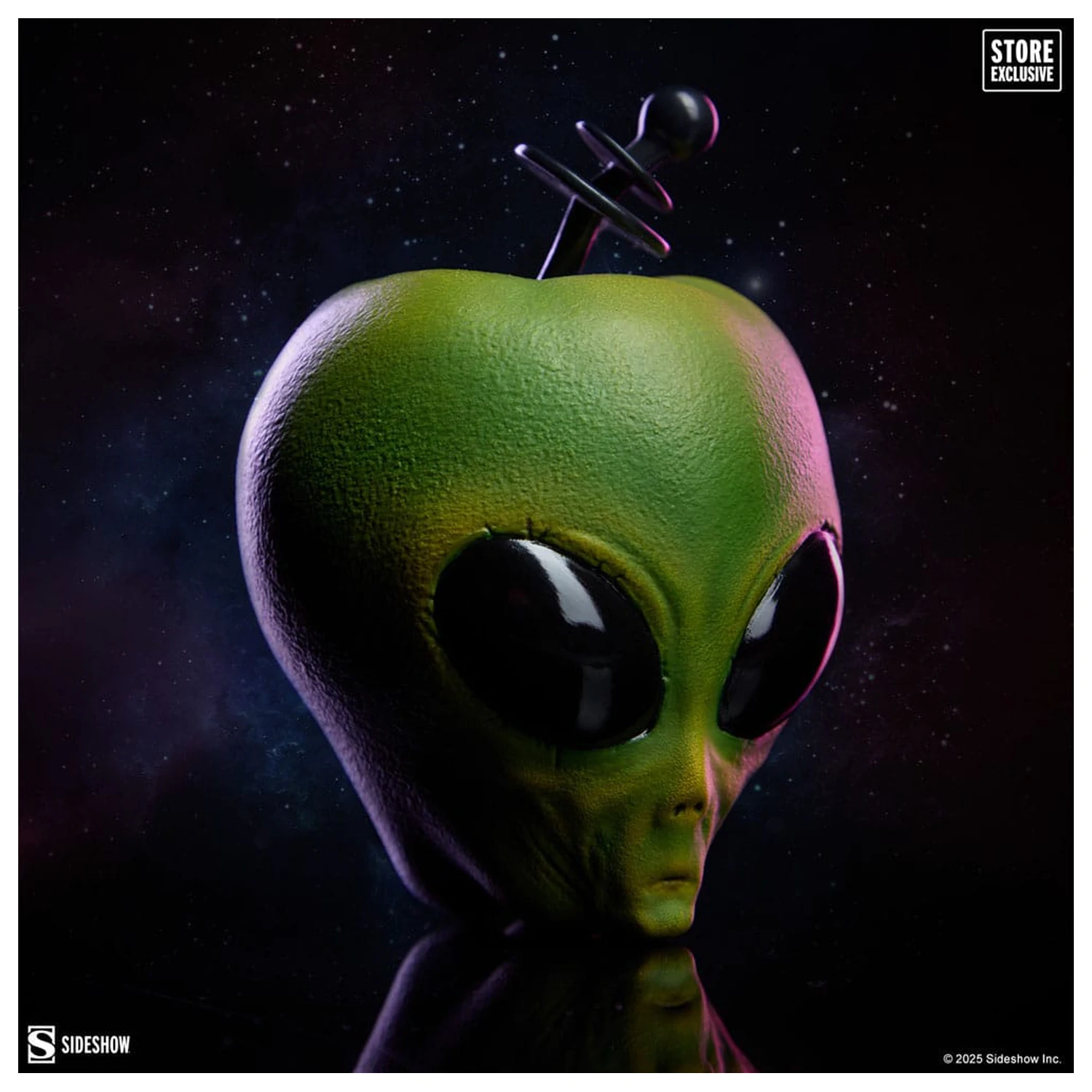 Sideshow Originals Apple Replica Alien Apple (Green Variant) 11 cm  product photo