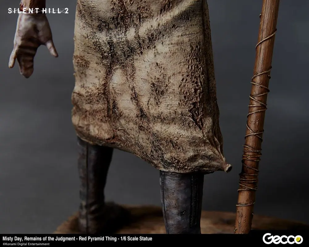 Silent Hill 2 Statue 1/6 Misty Day, Remains of Judgement - Red Pyramid Thing 34 cm product photo