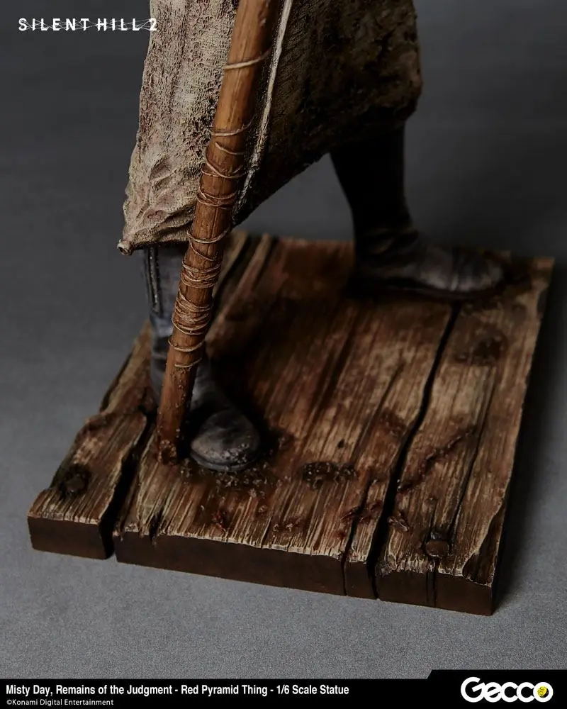 Silent Hill 2 Statue 1/6 Misty Day, Remains of Judgement - Red Pyramid Thing 34 cm product photo