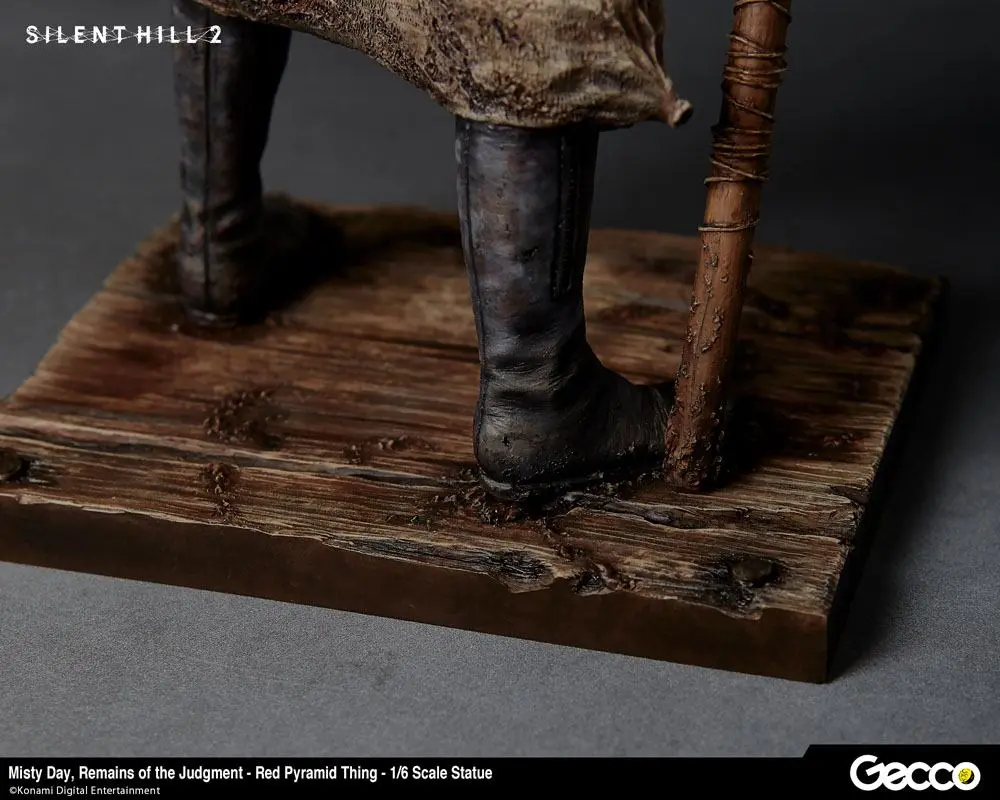 Silent Hill 2 Statue 1/6 Misty Day, Remains of Judgement - Red Pyramid Thing 34 cm product photo