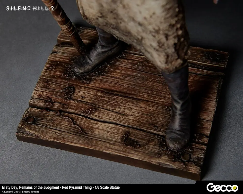 Silent Hill 2 Statue 1/6 Misty Day, Remains of Judgement - Red Pyramid Thing 34 cm product photo