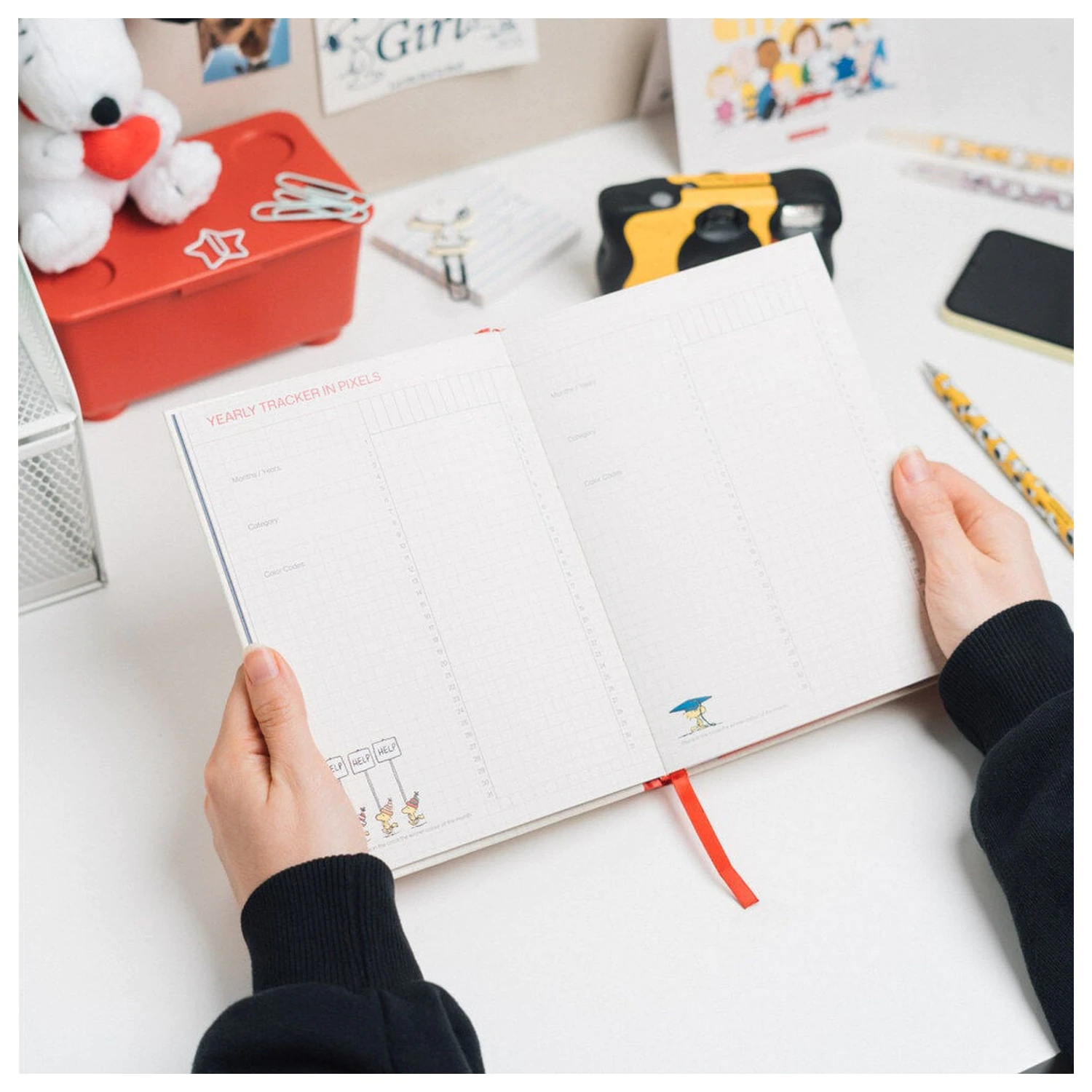 Snoopy A5 undated weekly planner product photo