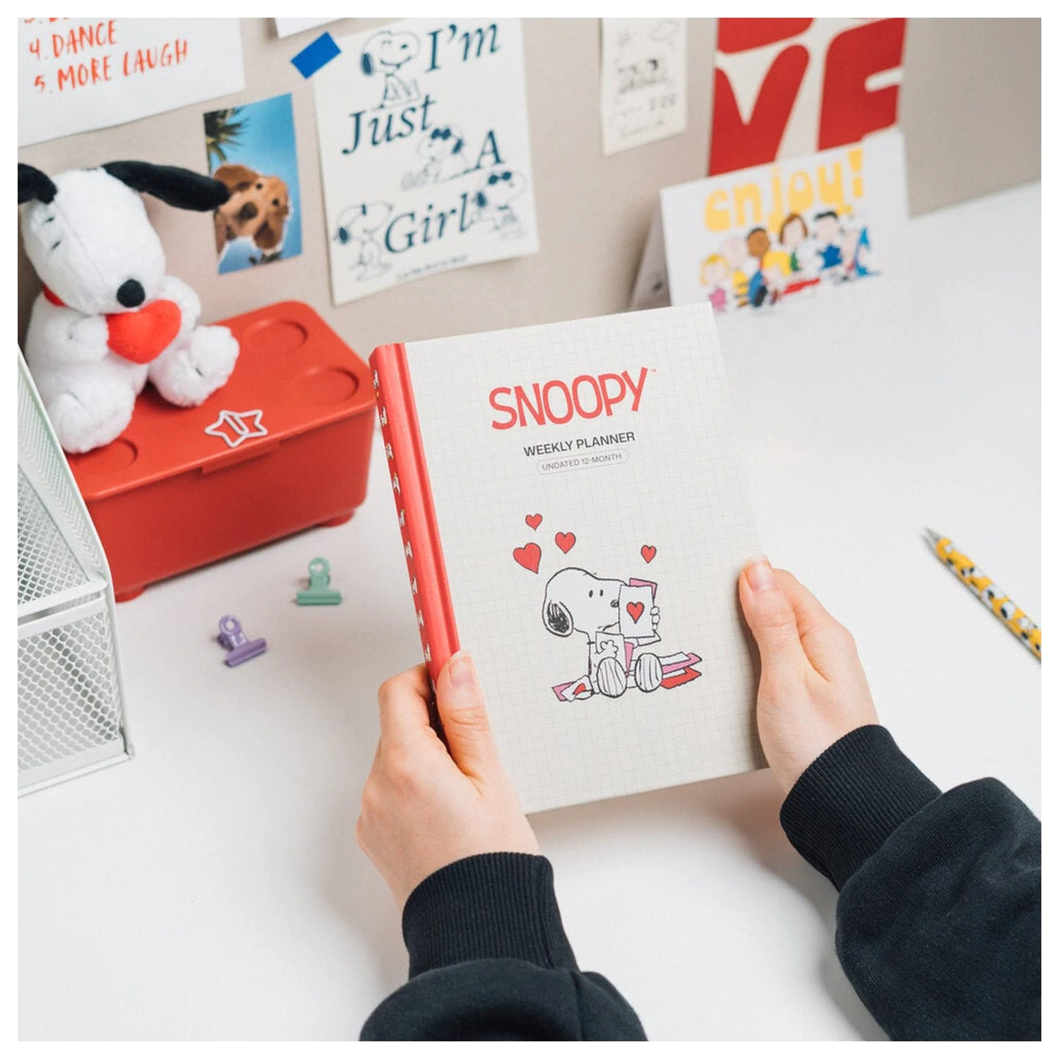 Snoopy A5 undated weekly planner product photo