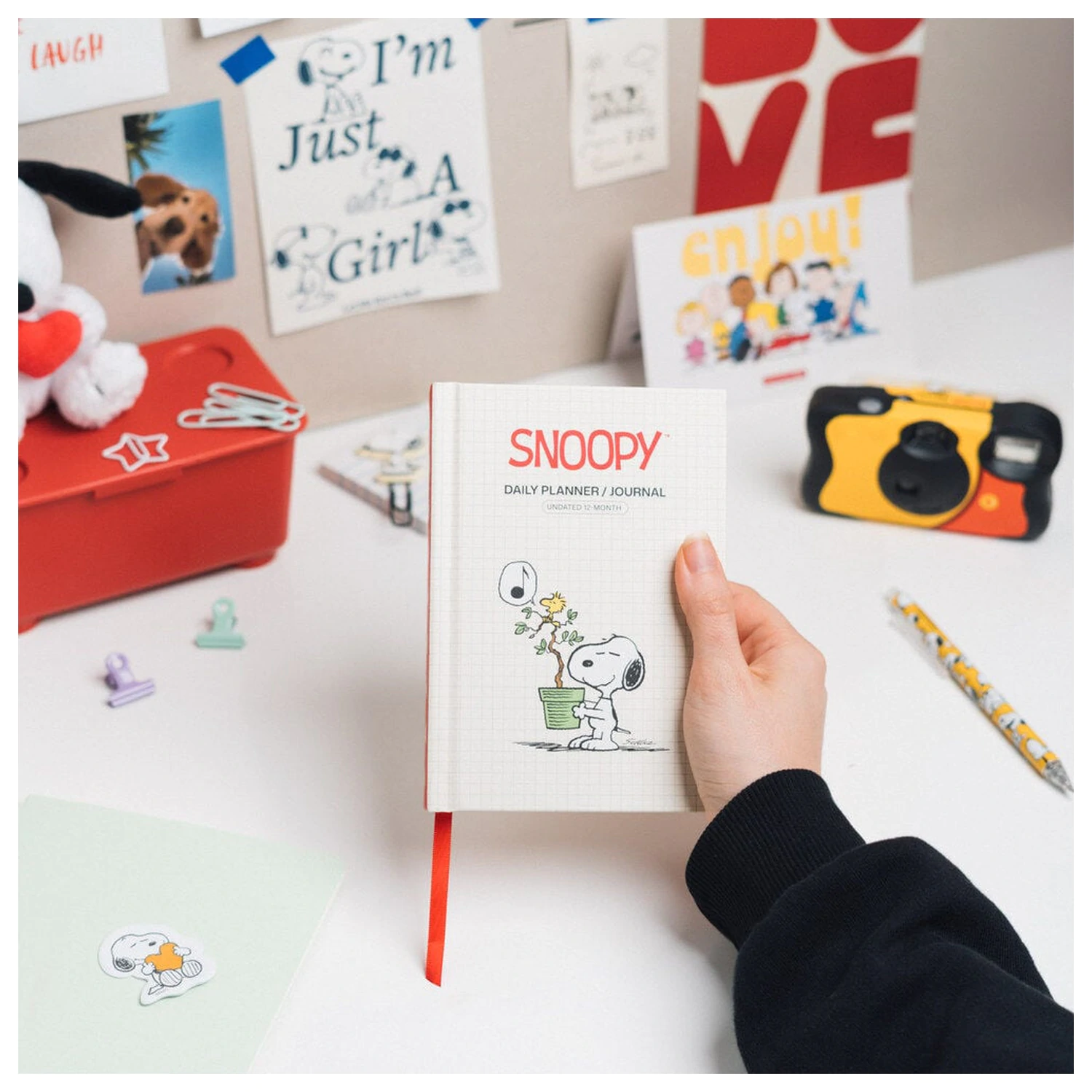 Snoopy A6 undated daily planner product photo