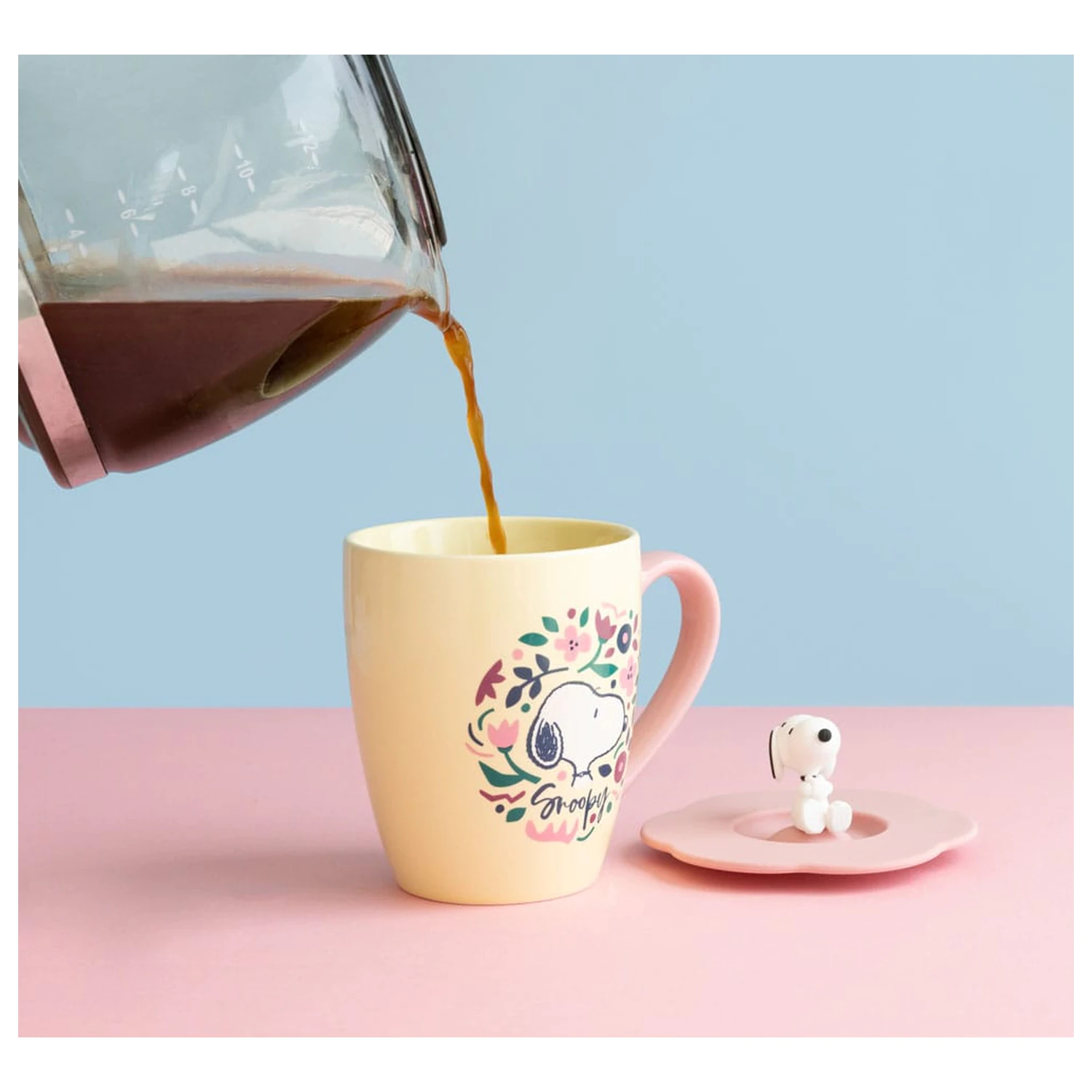 Snoopy premium mug with lid product photo