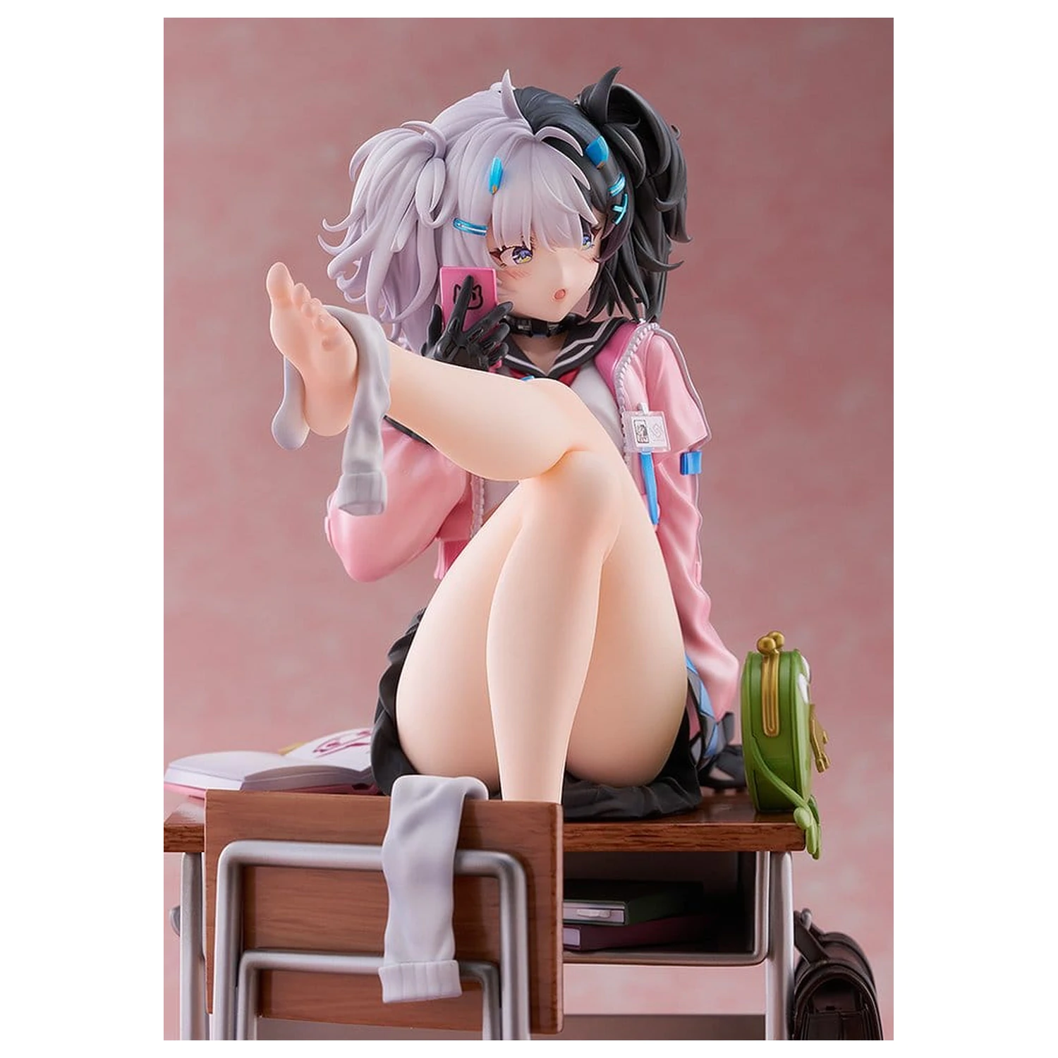 Snowbreak: Containment Zone PVC Figure 1/7 Eatchel - The Cub [Overdue Radiance] 23 cm product photo