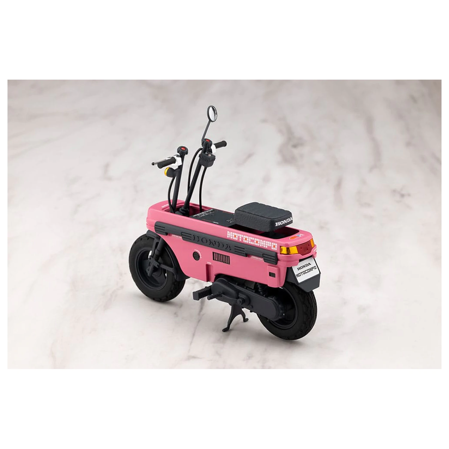 Sousai Shojo Teien Plastic Model Kit 1/10 Emma Koishikawa Nocturne with Honda AB12 Motocompo 14 cm      product photo