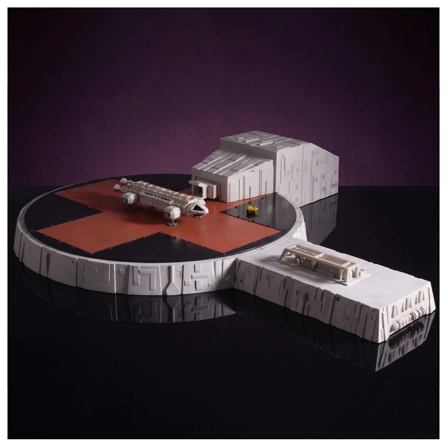 Space 1999 Playset Landing Pad (with Eagle Transporter) 46 cm product photo