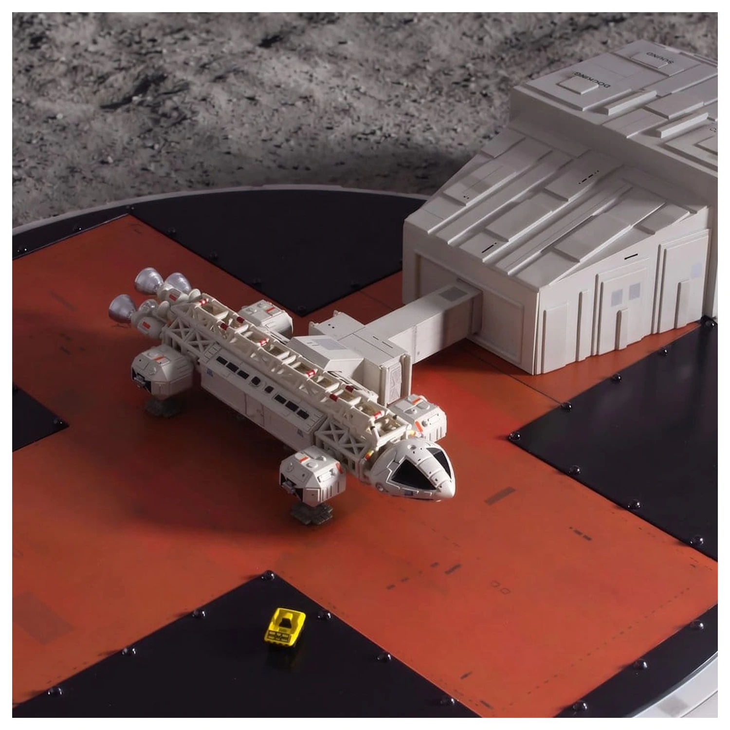 Space 1999 Playset Landing Pad (with Eagle Transporter) 46 cm product photo