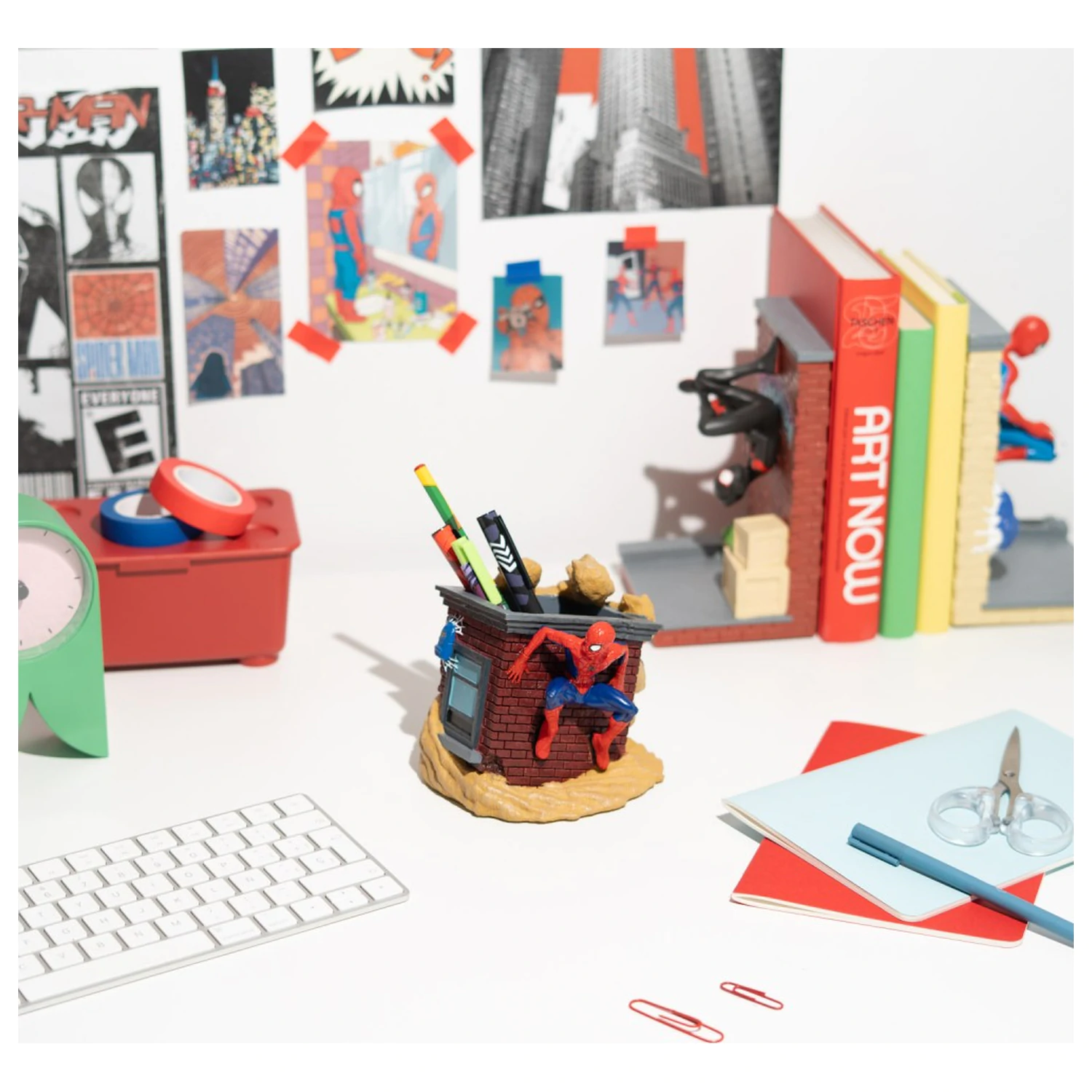 Marvel Spiderman Pencil holders + pencils product photo