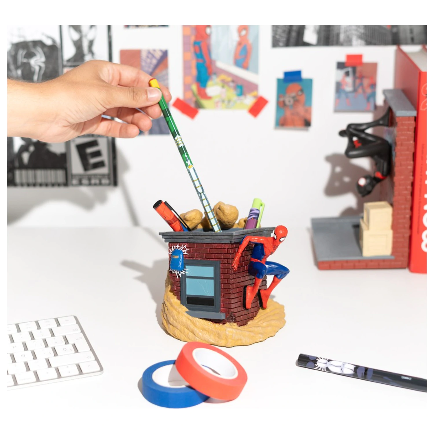 Marvel Spiderman Pencil holders + pencils product photo