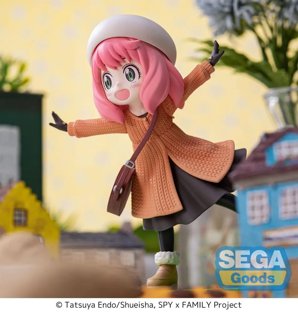 Spy x Family Luminasta PVC Statue Anya Forger Family Ooting 12 cm product photo