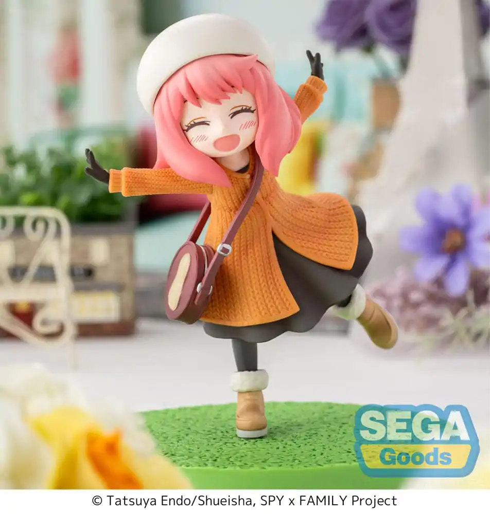 Spy x Family Luminasta PVC Statue Anya Forger Family Ooting Ver. 2 12 cm product photo
