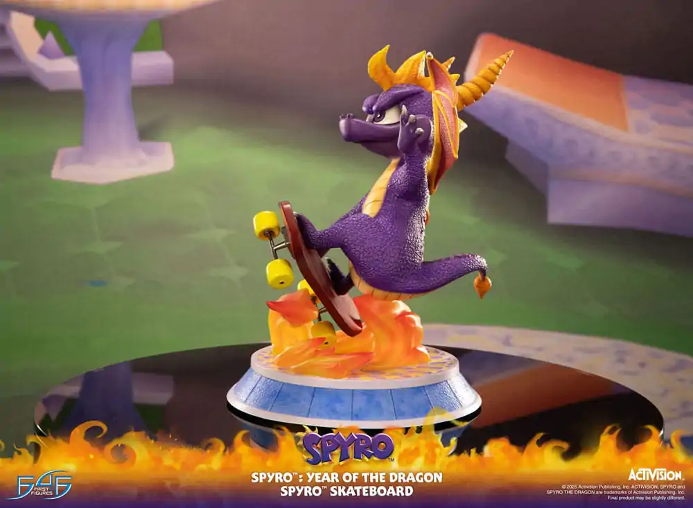 Spyro : Year of the Dragon Statue Spyro Skateboard 34 cm product photo
