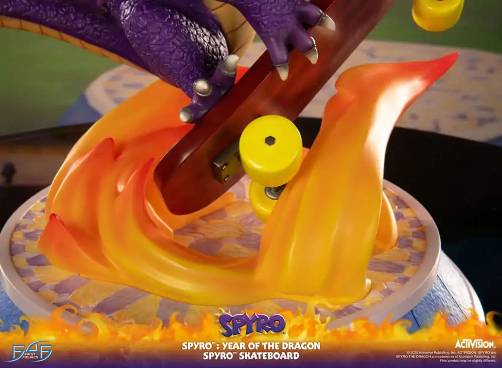 Spyro : Year of the Dragon Statue Spyro Skateboard 34 cm product photo