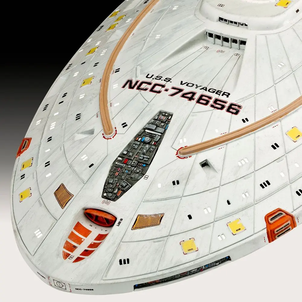 Star Trek Model Kit 1/670 U.S.S. Voyager 51 cm product photo