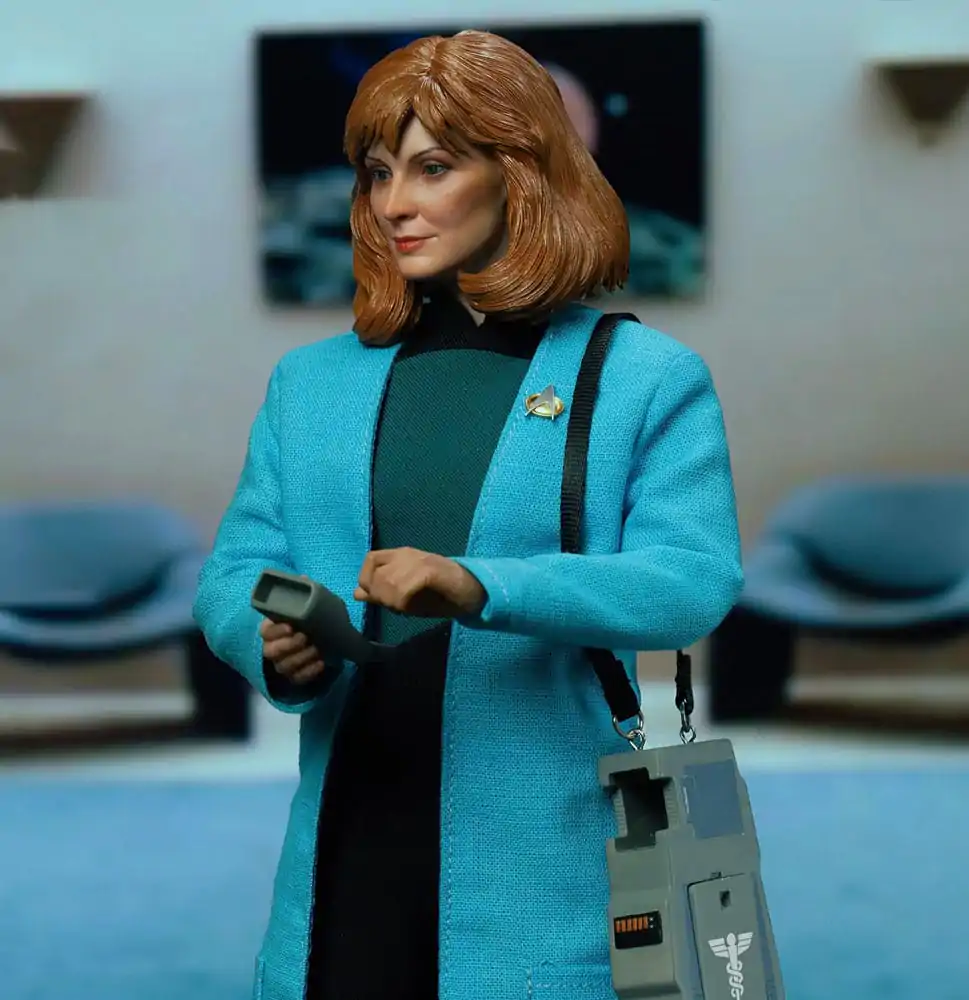 Star Trek: The Next Generation Action Figure 1/6 Dr. Beverly Crusher (Standard Edition) 27 cm product photo