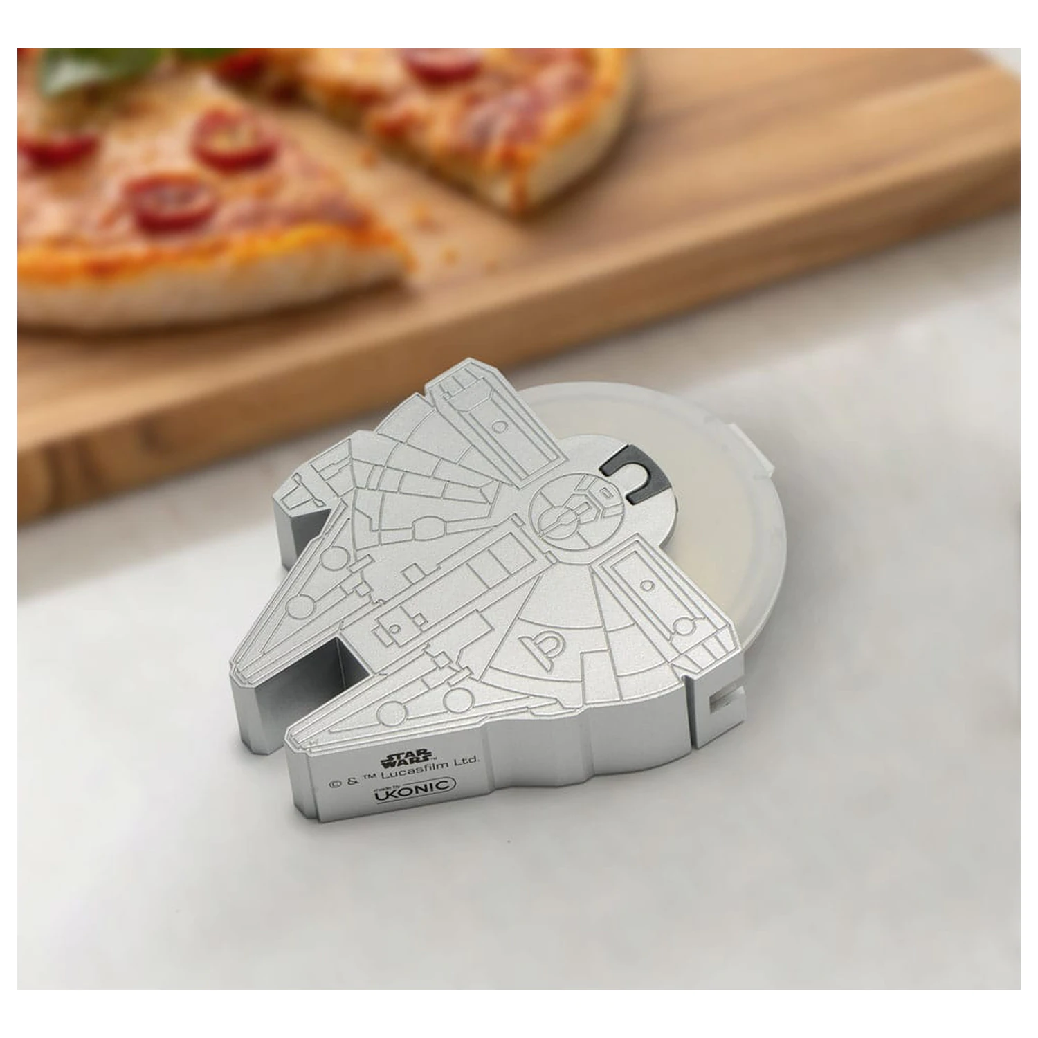 Star Wars Pizza Cutter Millennium Falcon product photo