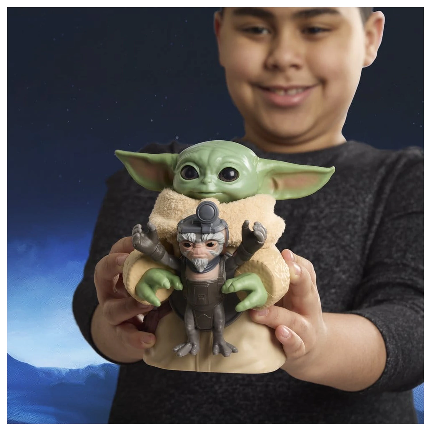 Star Wars: The Mandalorian & Grogu Electronic Action Figure Huggin' Grogu & Anzellan 17 cm product photo