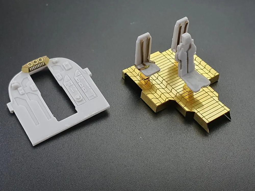 Star Wars: The Mandalorian Model Kit Razor Crest "Platinum Edition" product photo