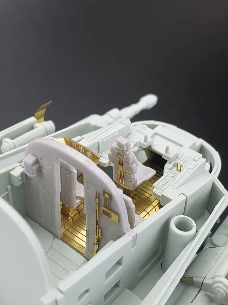 Star Wars: The Mandalorian Model Kit Razor Crest "Platinum Edition" product photo