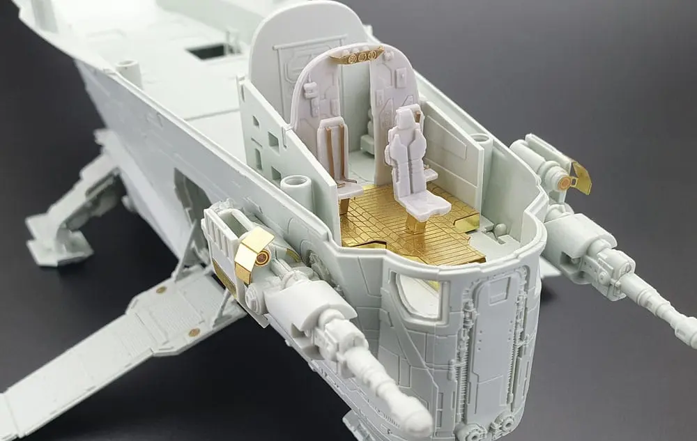Star Wars: The Mandalorian Model Kit Razor Crest "Platinum Edition" product photo