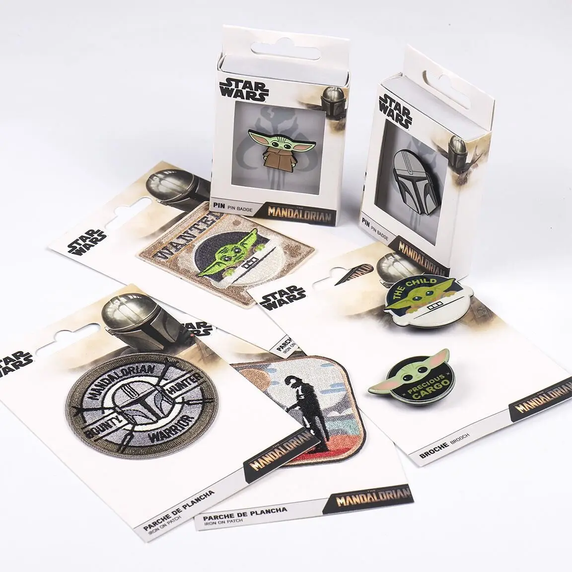 Star Wars The Mandalorian Yoda Child pin badge product photo