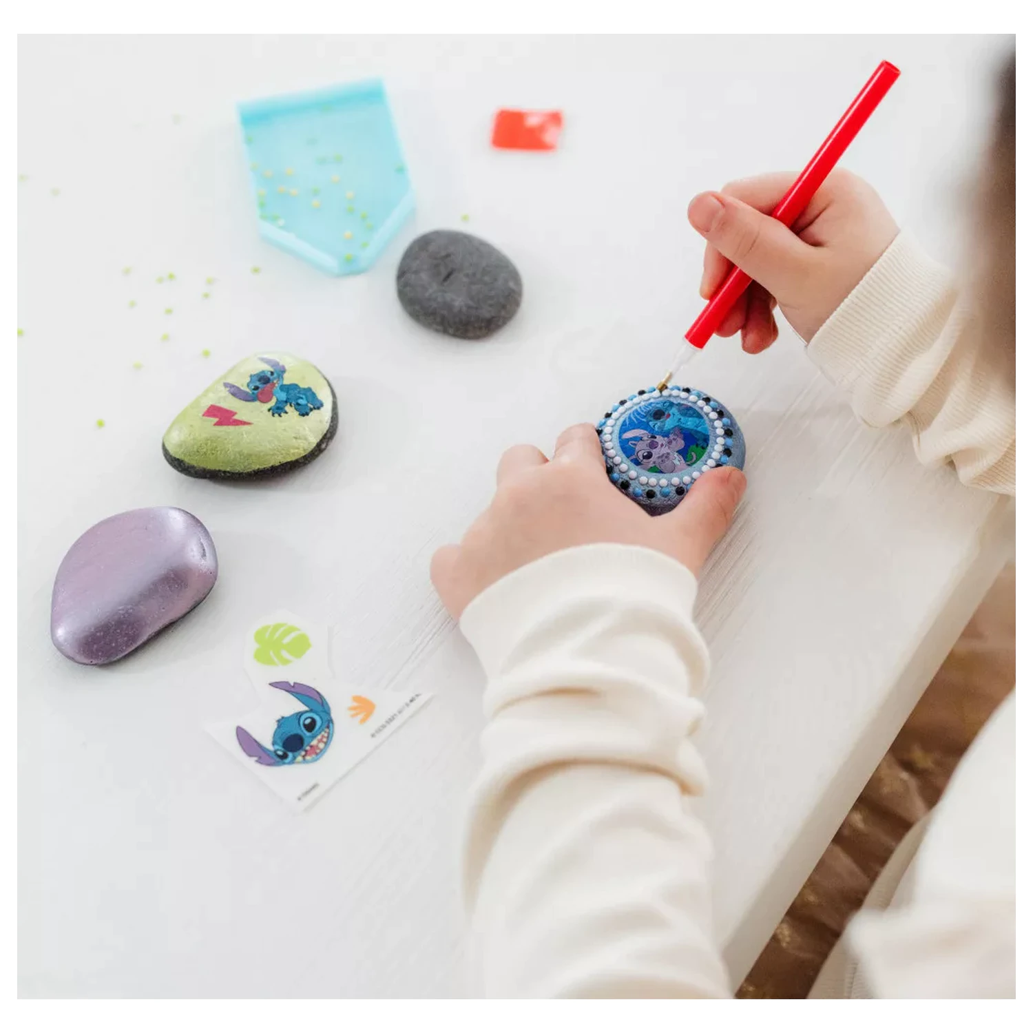 Stitch Angel Pebble Decorating Kit with Sticker product photo