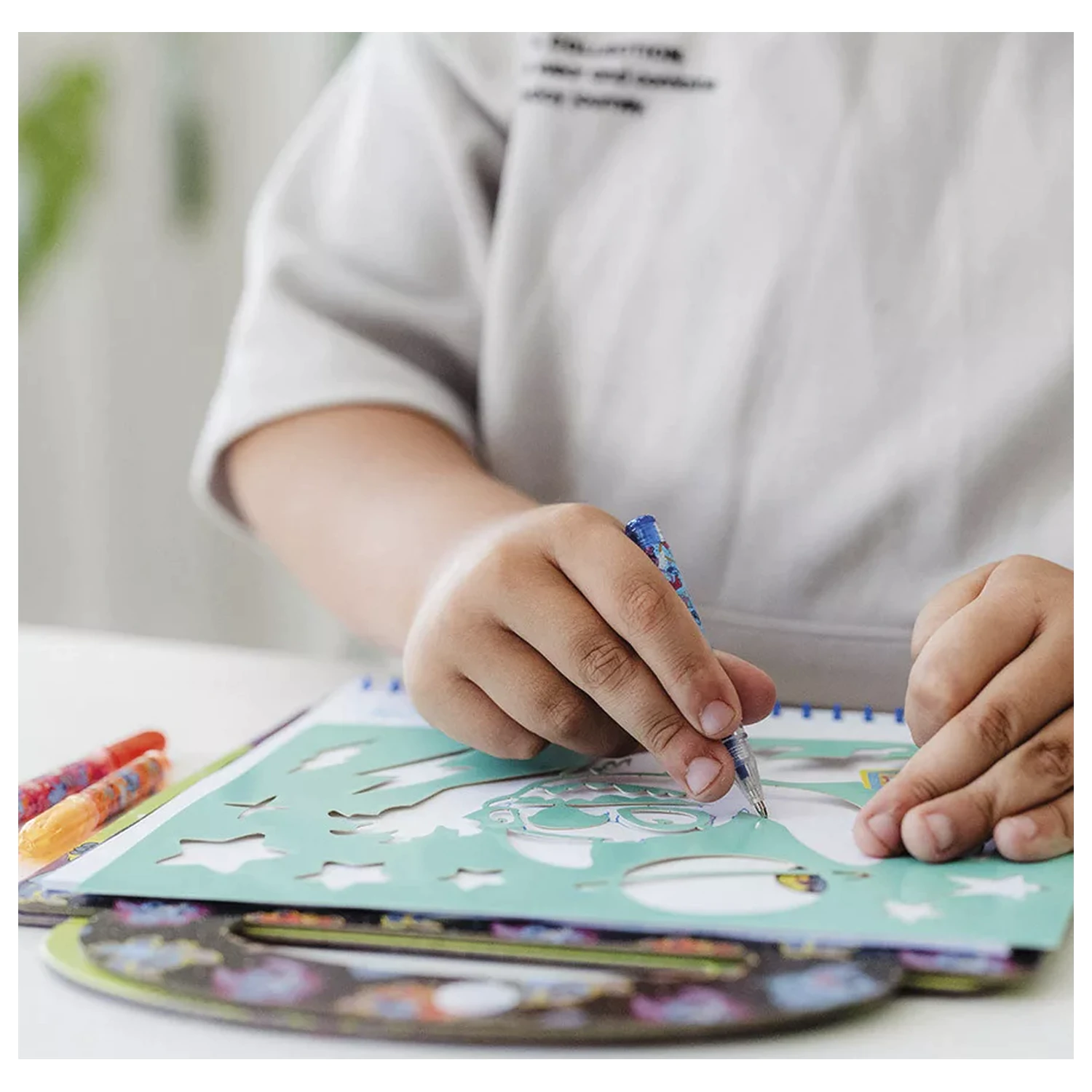 Stitch Extrovert Activity Set Coloring Kit product photo