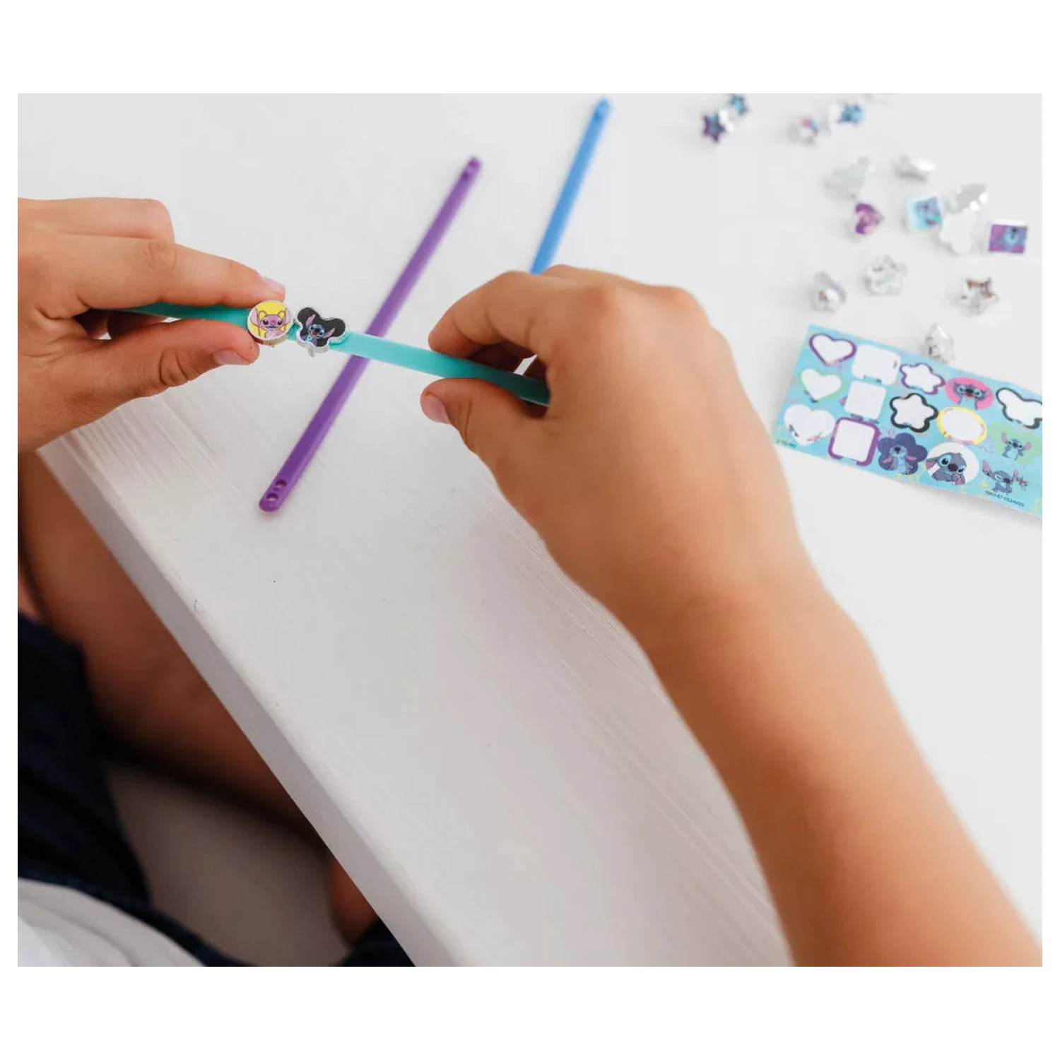Stitch Extrovert Bracelet Making Kit product photo