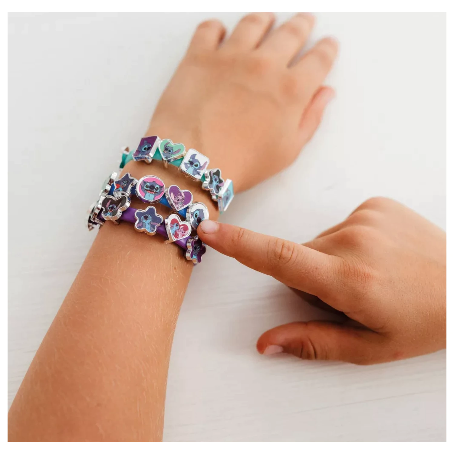 Stitch Extrovert Bracelet Making Kit product photo