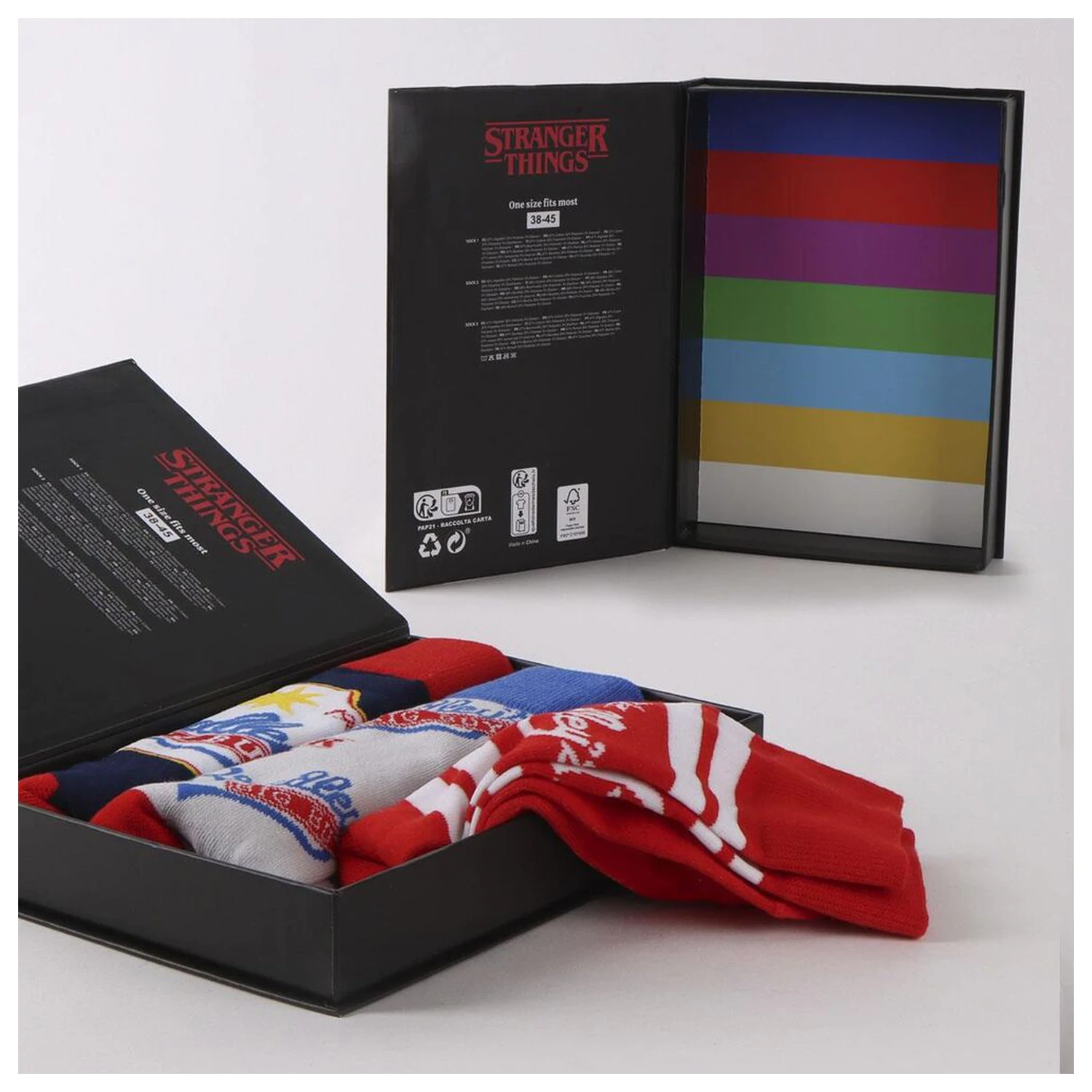 Stranger Things pack 3 assorted socks adult product photo