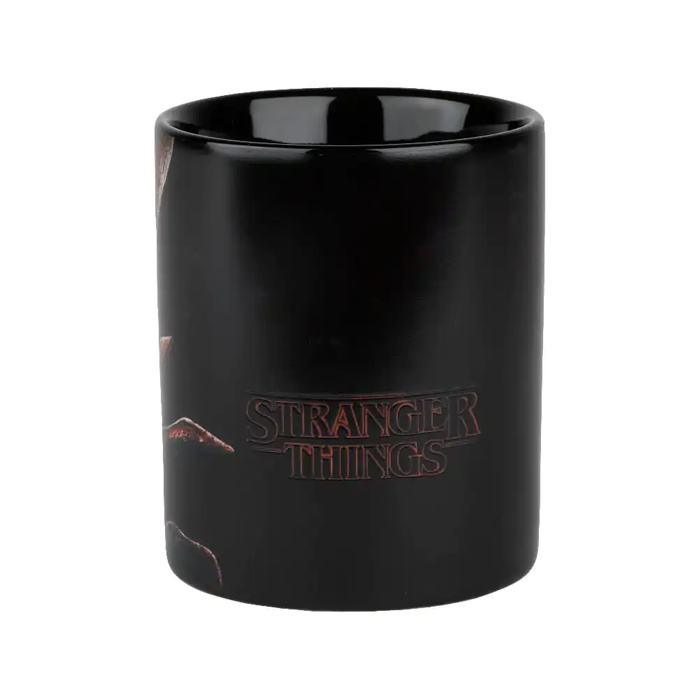 Stranger Things Heat Change Mug Duell 320 ml product photo