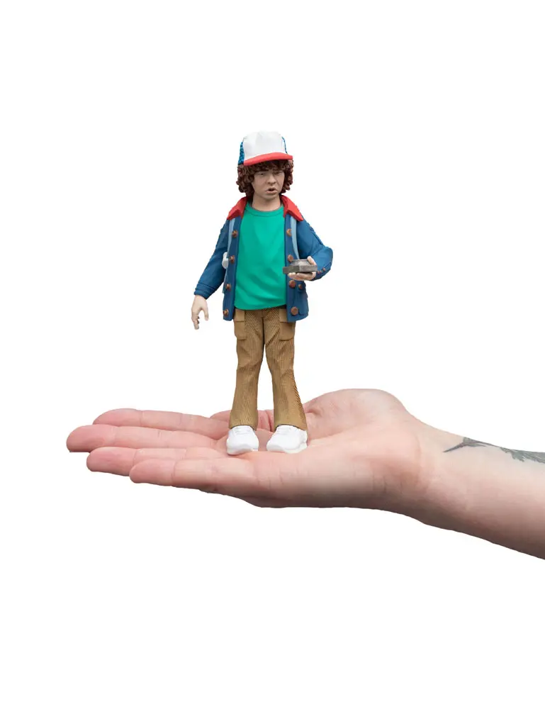 Stranger Things Mini Epics Vinyl Figure Dustin the Pathfinder (Season 1) Limited Edition 14 cm termékfotó