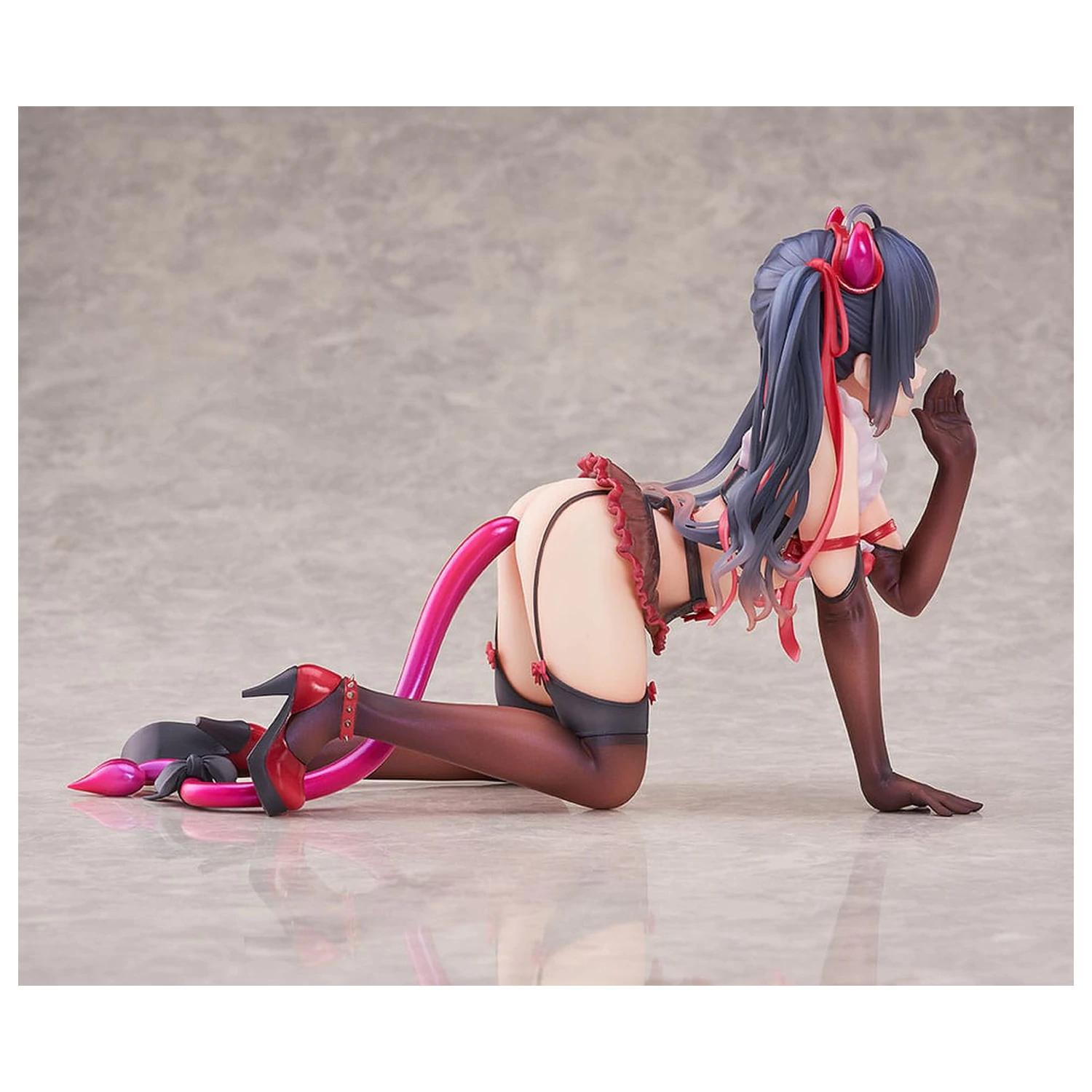 Succubus Homestay Statue 1/5 Sakuma Shizuku 14 cm    product photo