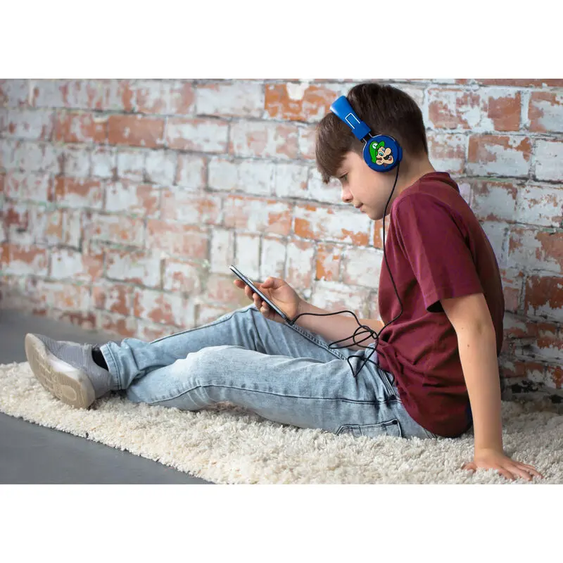 Super Mario Bros universal headphones product photo