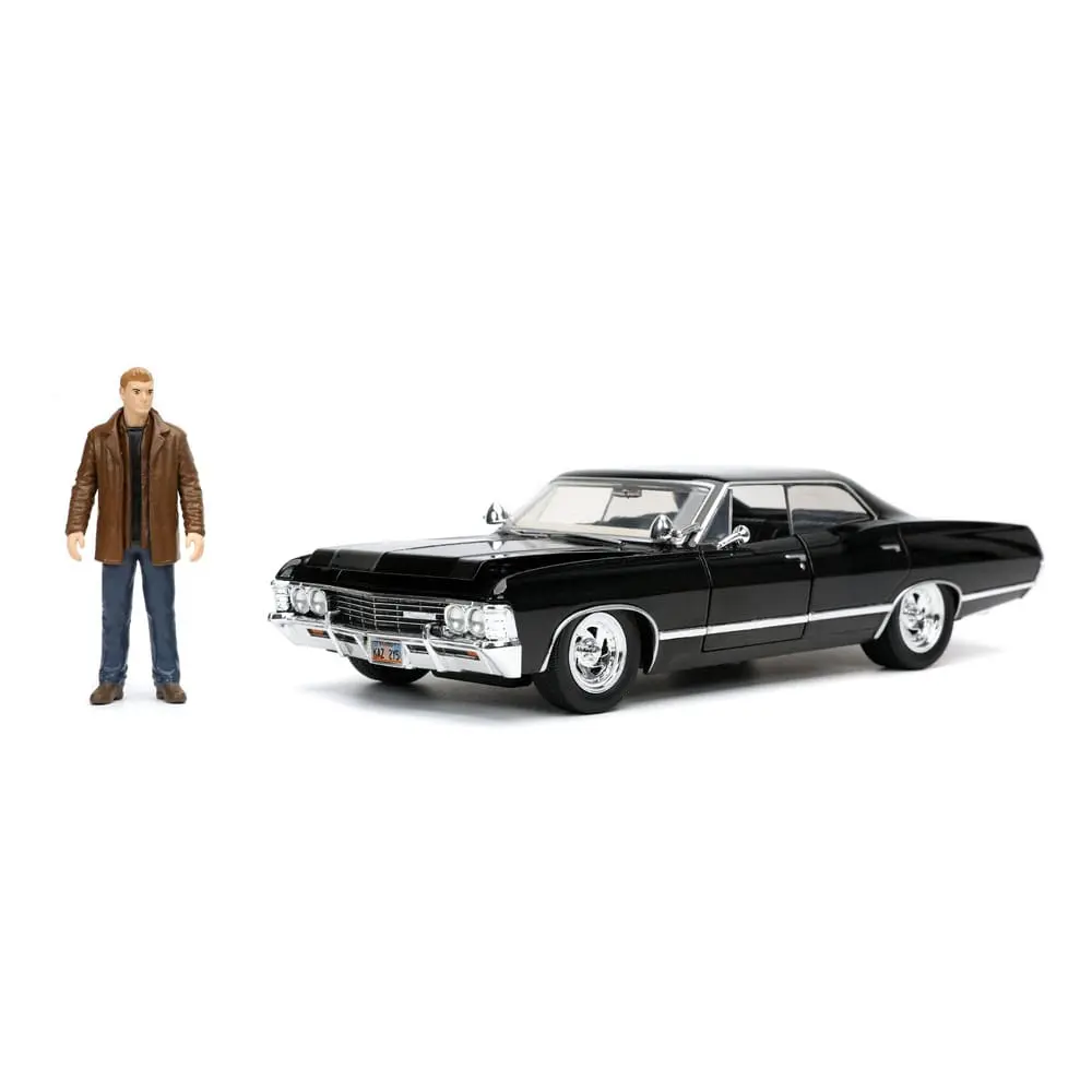 Supernatural Hollywood Rides Diecast Model 1/24 1967 Chevrolet Impala Sport Sedan with Dean Winchester Figur product photo
