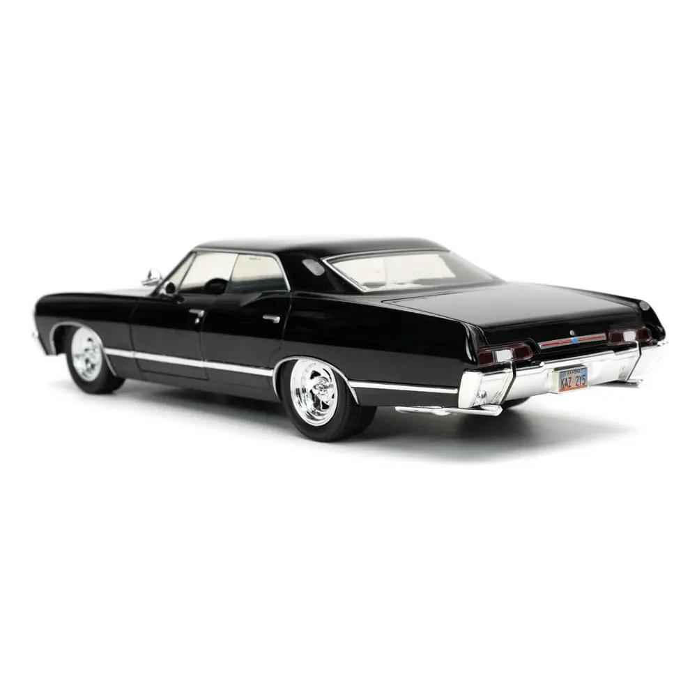 Supernatural Hollywood Rides Diecast Model 1/24 1967 Chevrolet Impala Sport Sedan with Dean Winchester Figur product photo