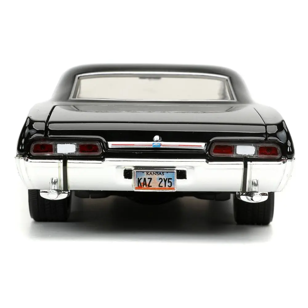 Supernatural Hollywood Rides Diecast Model 1/24 1967 Chevrolet Impala Sport Sedan with Dean Winchester Figur product photo