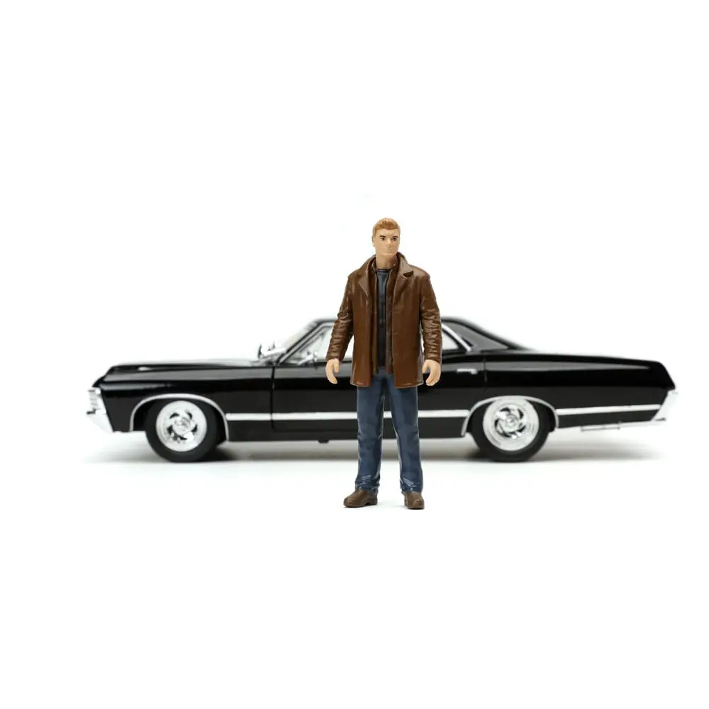 Supernatural Hollywood Rides Diecast Model 1/24 1967 Chevrolet Impala Sport Sedan with Dean Winchester Figur product photo
