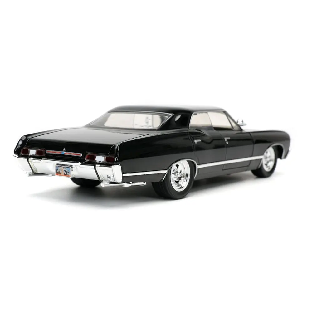 Supernatural Hollywood Rides Diecast Model 1/24 1967 Chevrolet Impala Sport Sedan with Dean Winchester Figur product photo
