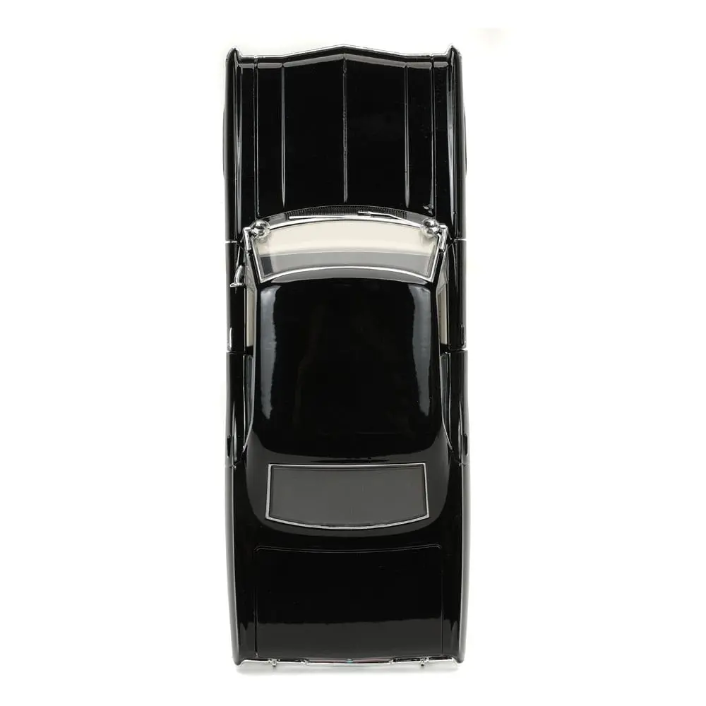 Supernatural Hollywood Rides Diecast Model 1/24 1967 Chevrolet Impala Sport Sedan with Dean Winchester Figur product photo