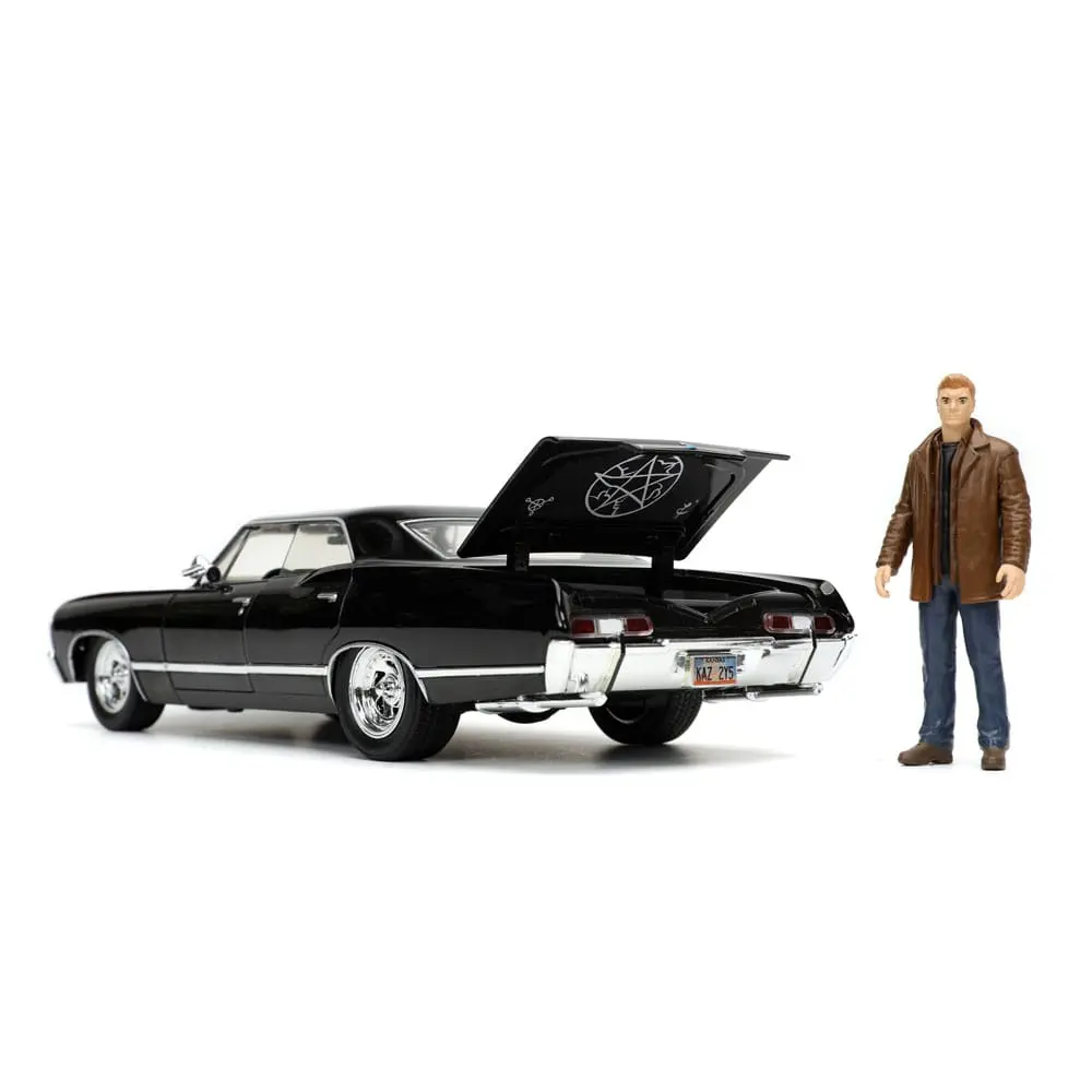 Supernatural Hollywood Rides Diecast Model 1/24 1967 Chevrolet Impala Sport Sedan with Dean Winchester Figur product photo