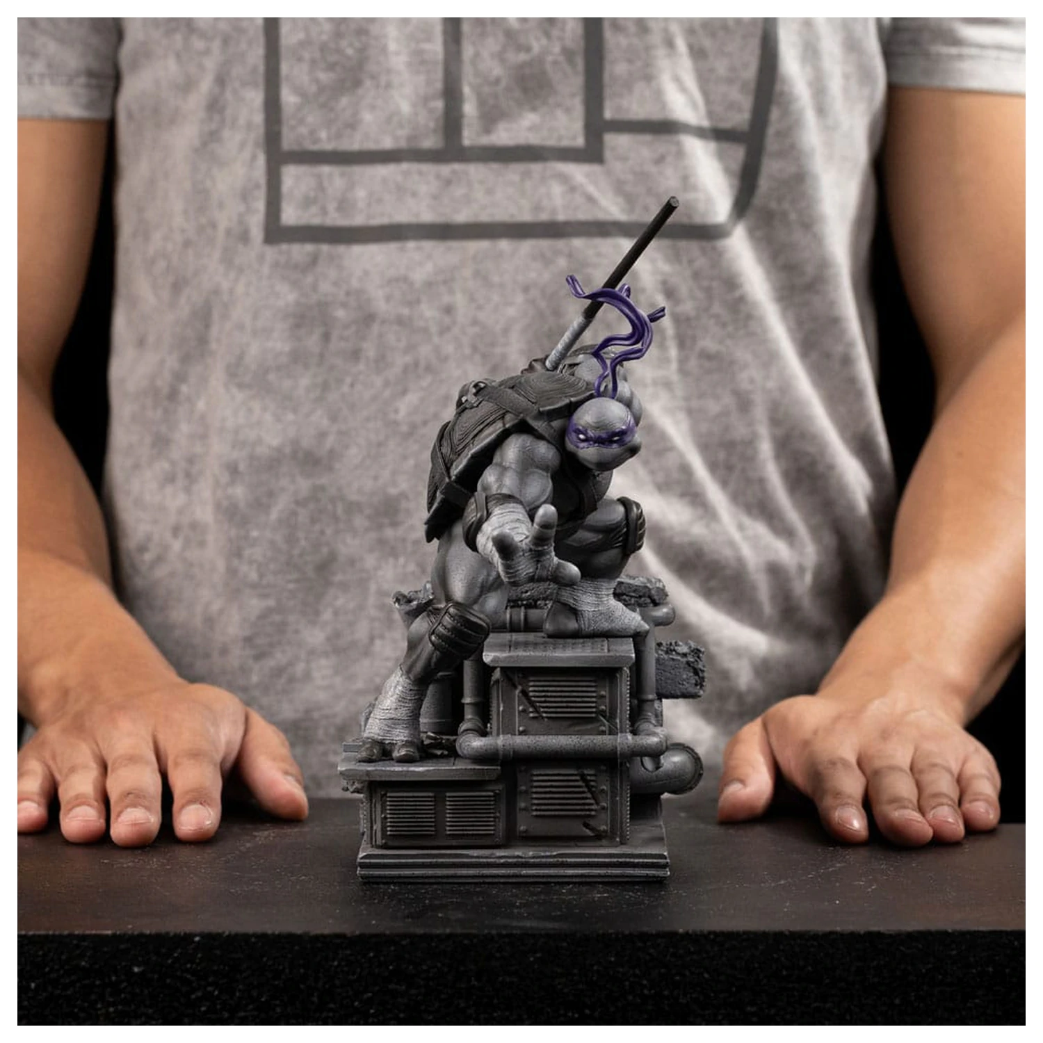 Teenage Mutant Ninja Turtles Art Scale Statue 1/10 Donatello Black and White Variant 26 cm product photo