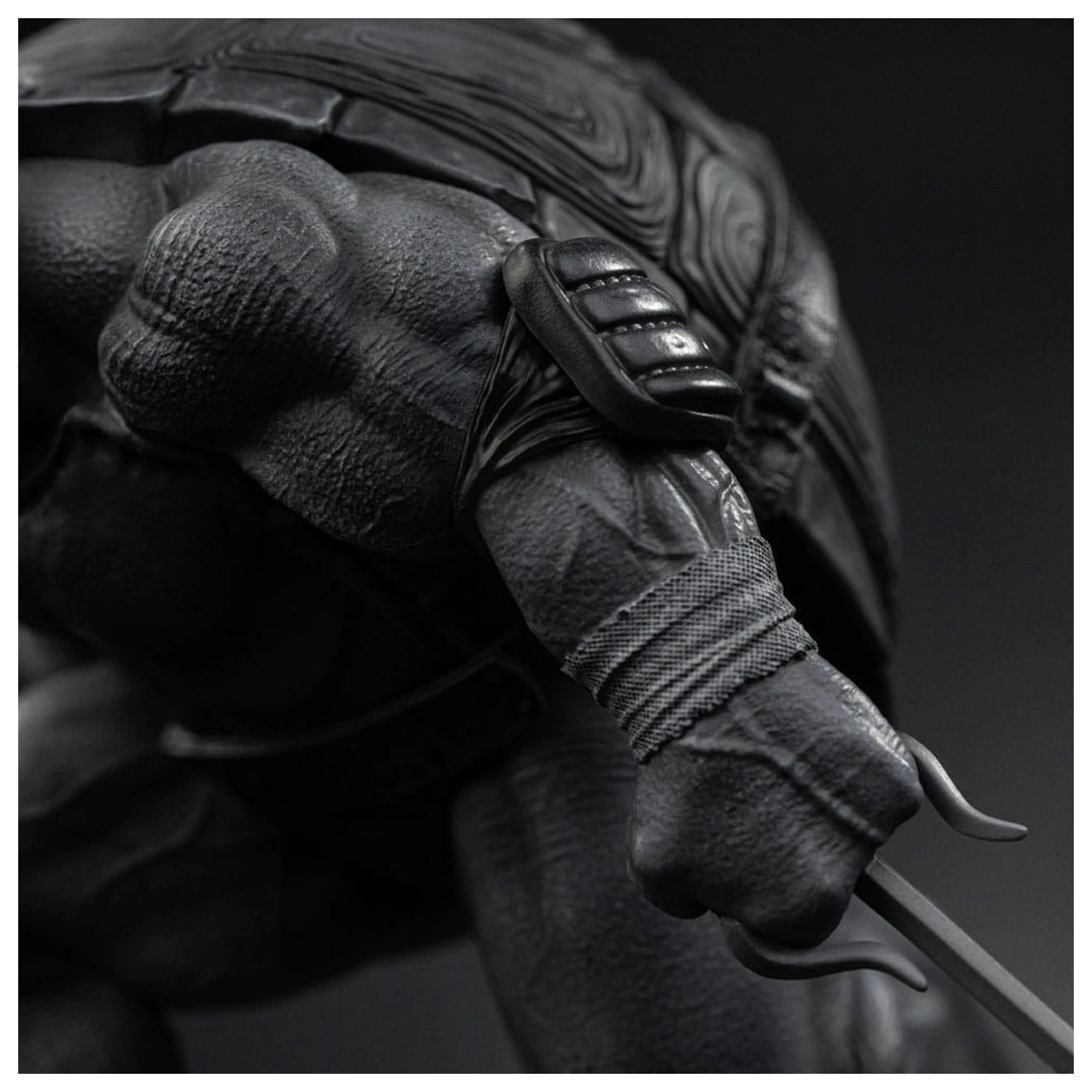 Teenage Mutant Ninja Turtles Art Scale Statue 1/10 Raphael Black and White Variant 26 cm product photo