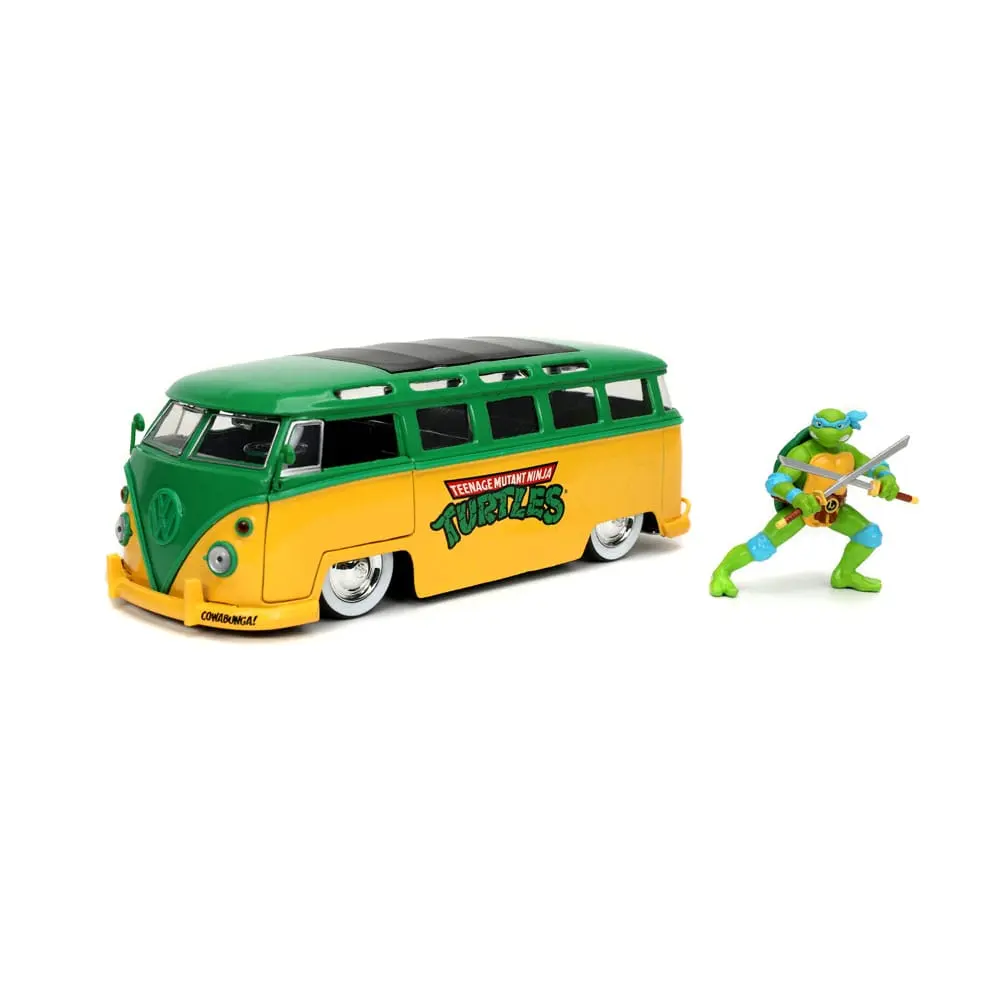 Teenage Mutant Ninja Turtles Hollywood Rides Diecast Model 1/24 1962 VW Bus with Leonardo Figur product photo